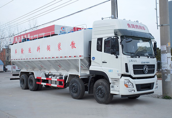 東風(fēng)天龍前四后八散裝飼料運(yùn)輸車