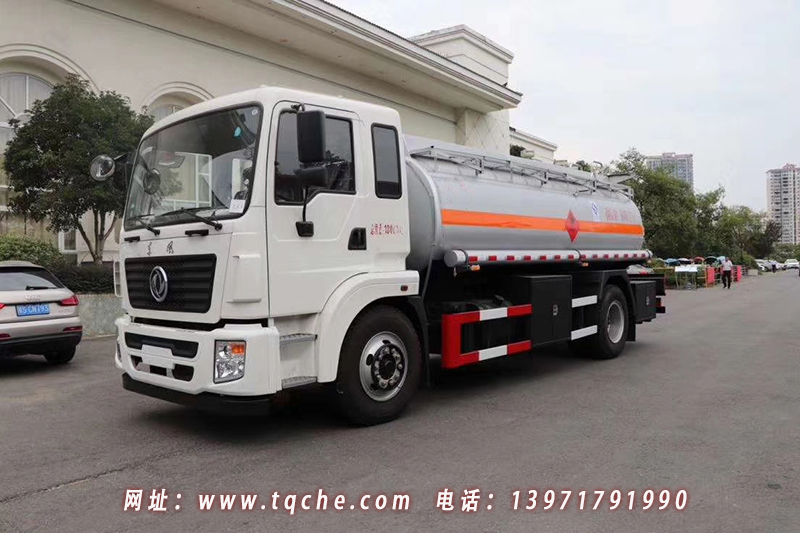 東風(fēng)錦程4×2運油車(加油車）